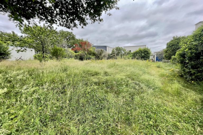 Terrain 680 m² · à Vannes · 282 150 €
